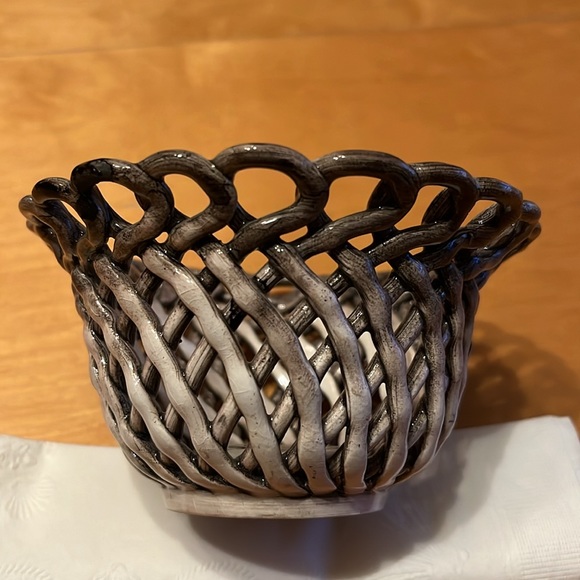 Vintage Capodimonte Basket - Picture 2 of 8